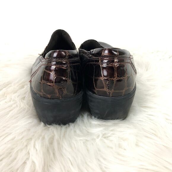 Clarks 8.5 M Womens Brown Croc Print Comfort Clogs Shoes - Picture 3 of 8